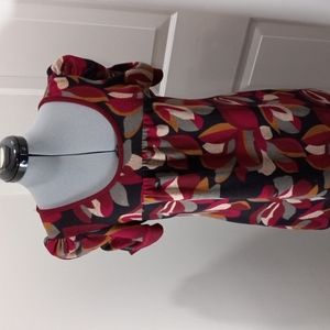 YouNique Sz L Rouched Short Sleeved Top